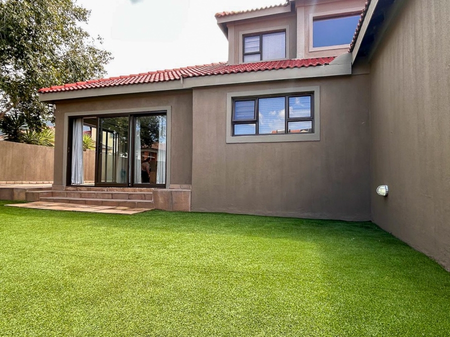 4 Bedroom Property for Sale in Grimbeeck Park North West